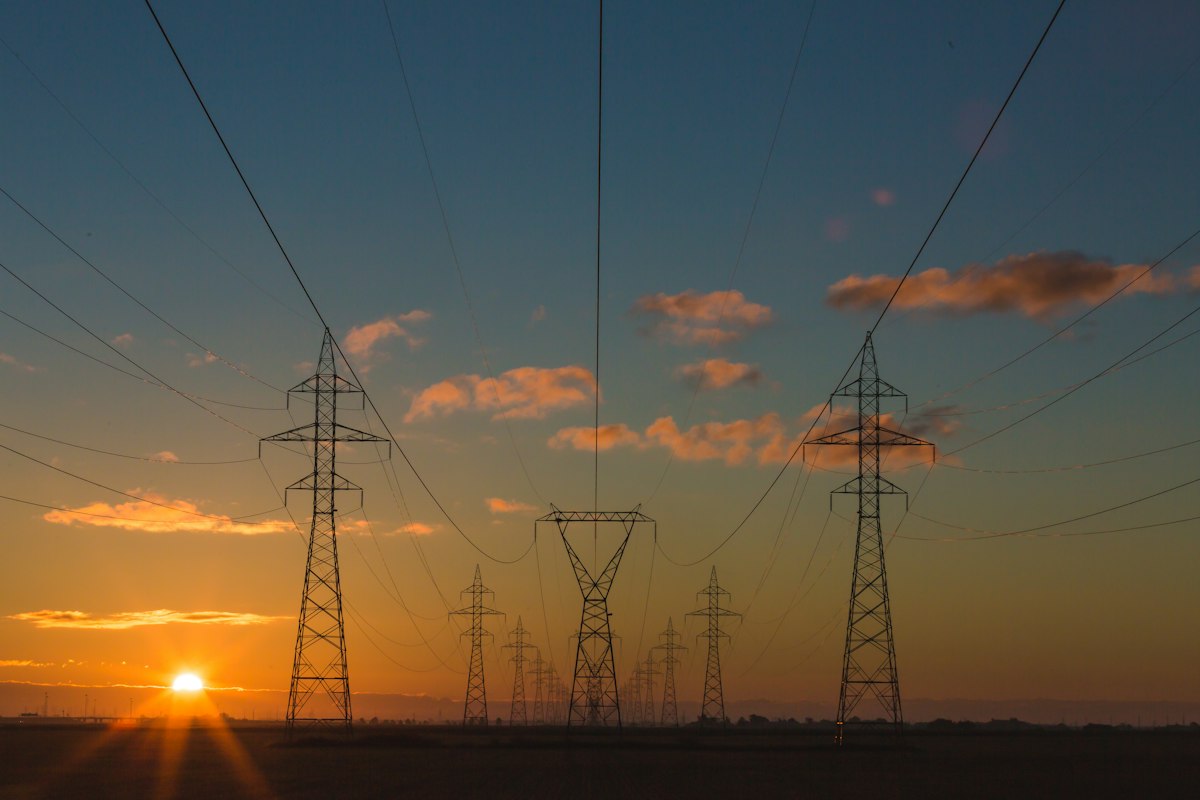 風力發電與再生能源設施，台灣面對電價成本壓力積極發展綠電